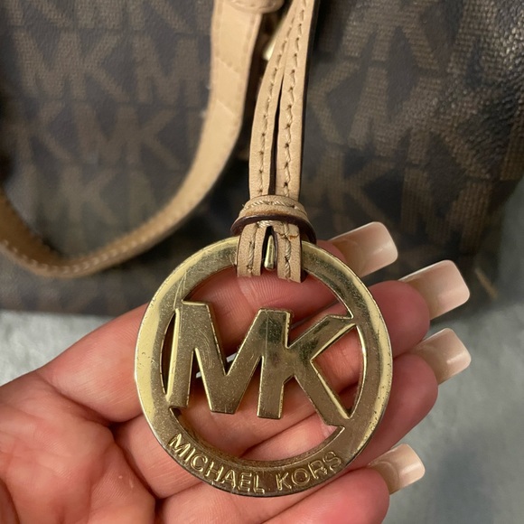 Michael Kors Monogram Grayson Satchel w/ Free MK Wallet. Size Medium - Picture 3 of 16